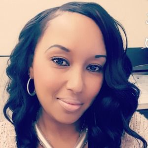 Meet your Posher, Monique